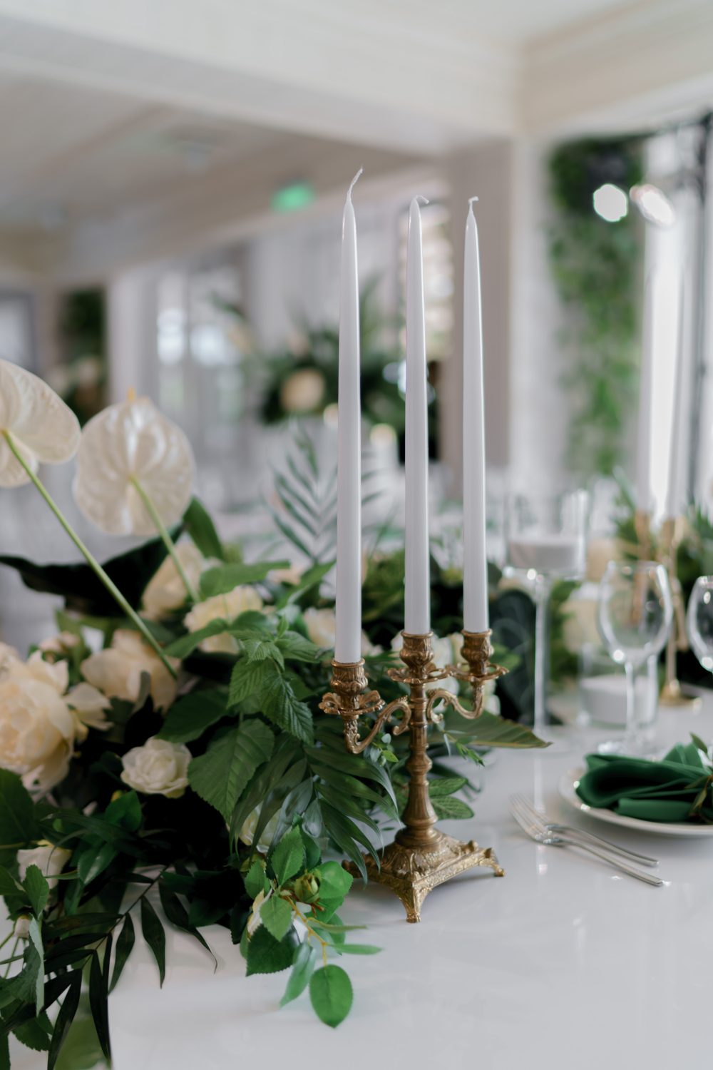 Тонкие свечи на свадьбу свадебная сервировка стола